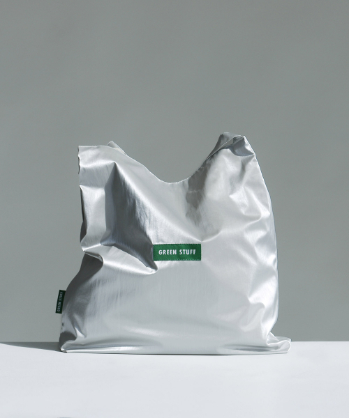 GREEN STUFF（グリーンスタッフ）の「思わずパク・シハン・ショッパーバッグ53メタリックナイロン - Silver（ショルダーバッグ・レディース・その他・FREE）」の9枚目の写真