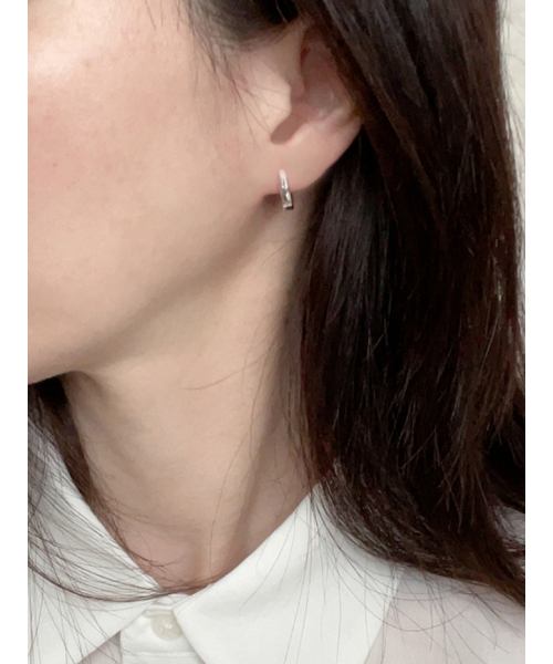 ELYONA（エリオーナー）の「ELA 01 Earrings One-touch slick earrings（ピアス（両耳用）・レディース・その他・FREE）」の2枚目の写真
