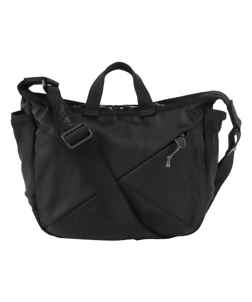 Samsonite Red（サムソナイトレッド）の「【SAMSONITE RED/サムソナイトレッド】 SAC'S BAR別注 バイアスジャック4D 2WAY SHOULDERBAG S（ショルダーバッグ・メンズ・ブラック・FREE）」の3枚目の写真
