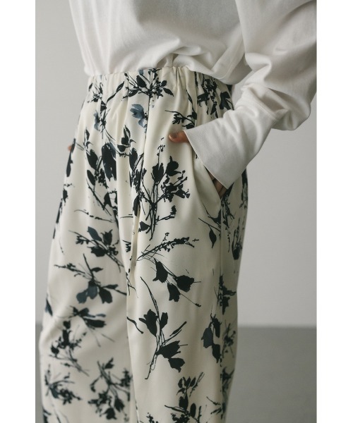 STYLEMIXER（スタイルミキサー）の「フラワープリントリラックスパンツ（その他パンツ・レディース・ホワイト/ブラック・SMALL/MEDIUM）」の6枚目の写真