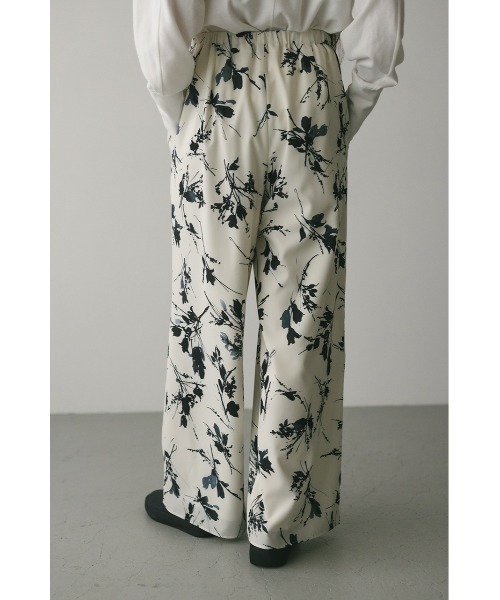 STYLEMIXER（スタイルミキサー）の「フラワープリントリラックスパンツ（その他パンツ・レディース・ホワイト/ブラック・SMALL/MEDIUM）」の8枚目の写真