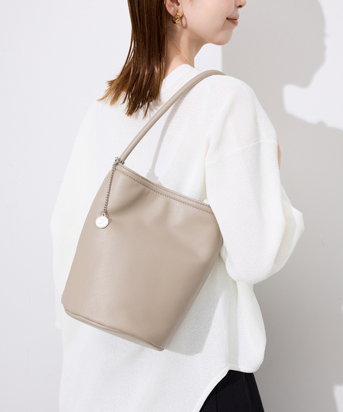 SLOBE IENA（スローブイエナ）の「《追加5》SLOBE バケツバッグ（ショルダーバッグ・レディース・ブラック/ライトグレー・FREE）」の17枚目の写真