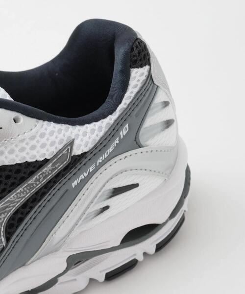 martinique(マルティニーク)の「《WEB限定》【MIZUNO/ミズノ】WAVE RIDER10(スニーカー・レディース・ホワイト・23.5/24/24.5/25)」の6枚目の写真