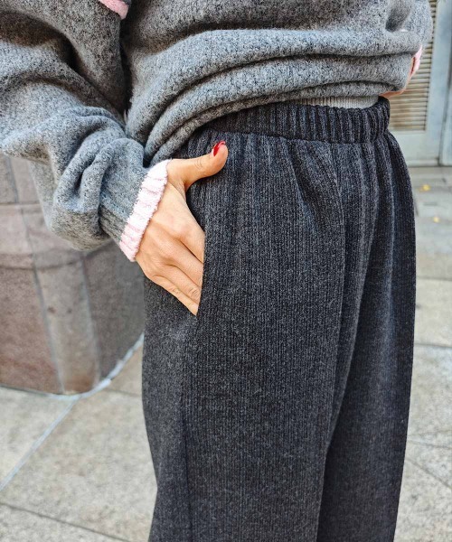 esutoreja（エストレジャ）の「TRイージーワイドパンツ（スラックス・レディース・チャコール/ベージュ・FREE）」の4枚目の写真