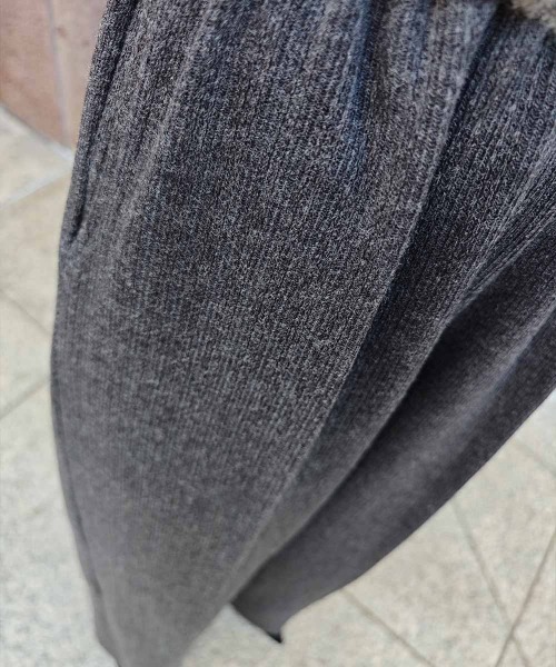 esutoreja（エストレジャ）の「TRイージーワイドパンツ（スラックス・レディース・チャコール/ベージュ・FREE）」の6枚目の写真