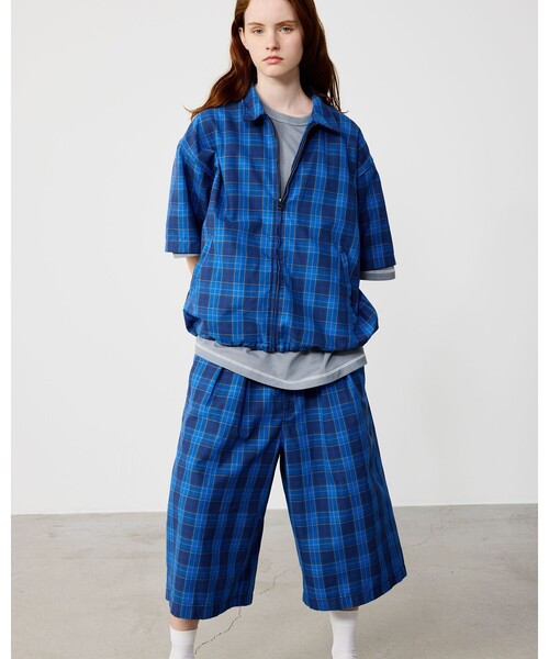 BEAMS（ビームス）の「タータンチェック ショートパンツ【ワイドストレートフィット】（その他パンツ・メンズ・ブルー/ベージュ・XL/L/M/S）」の2枚目の写真