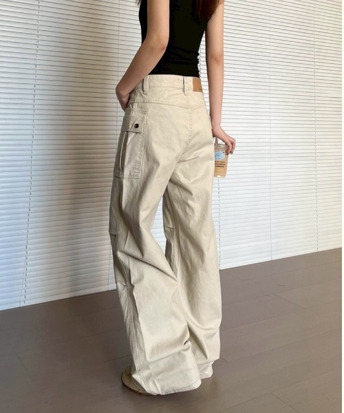 almo(アルモ)の「【LAMPOON】フレアカーゴパンツ(カーゴパンツ・レディース・ベージュ/グレー・MEDIUM/SMALL/LARGE)」の3枚目の写真