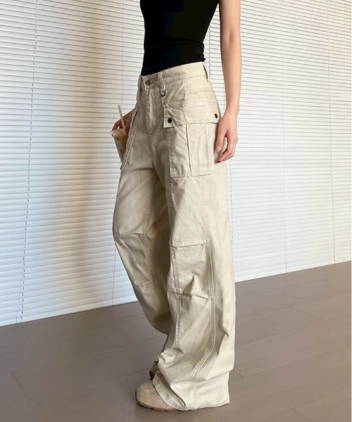 almo(アルモ)の「【LAMPOON】フレアカーゴパンツ(カーゴパンツ・レディース・ベージュ/グレー・MEDIUM/SMALL/LARGE)」の4枚目の写真