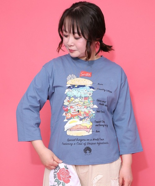 iS ScoLar(イズスカラー)の「ScoLar(スカラー) スカラーバーガータウン柄Tシャツ(Tシャツ/カットソー・レディース・オフホワイト/ブルー/ブラック・MEDIUM)」の3枚目の写真