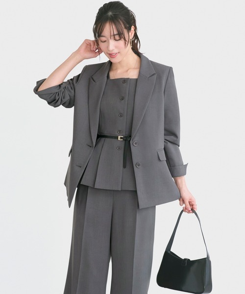 RUIRUE BOUTIQUE（ルイルエブティック）の「ストレッチ ｜ 【３点】 ピークドラペルジャケット ＆ ペプラムジレ ＆ タックワイドパンツ セット ｜ セレモニースーツ・フォーマルスーツ・ママスーツ・パンツスーツ・セットアップ（スーツセット・レディース・ネイビー/チャコール/ブラック・L/M）」の3枚目の写真