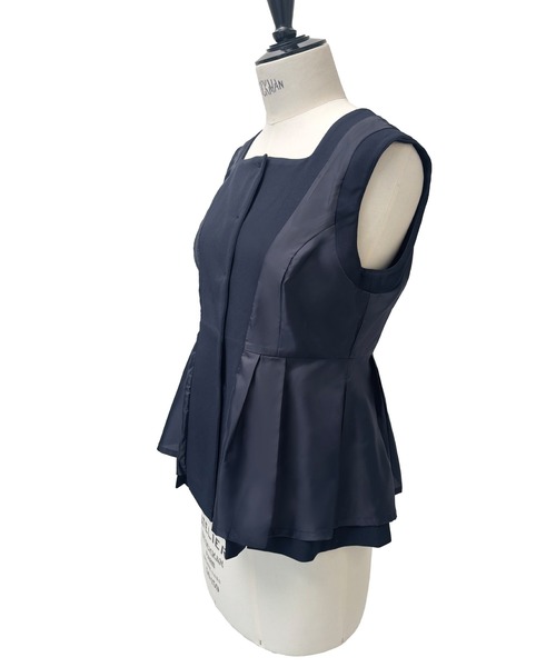 RUIRUE BOUTIQUE（ルイルエブティック）の「ストレッチ ｜ 【３点】 ピークドラペルジャケット ＆ ペプラムジレ ＆ タックワイドパンツ セット ｜ セレモニースーツ・フォーマルスーツ・ママスーツ・パンツスーツ・セットアップ（スーツセット・レディース・ネイビー/チャコール/ブラック・L/M）」の14枚目の写真