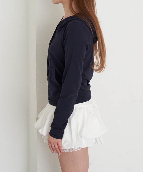 RAY CASSIN(レイカズン)の「ロゴパッチチビフードT(Tシャツ/カットソー・レディース・ネイビー/グレー/アイボリー/ホワイト系その他・FREE)」の21枚目の写真