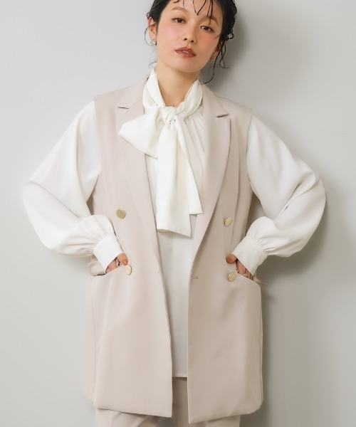 Bou Jeloud（ブージュルード）の「【はあちゅう*Bou Jeloud】テーラーカラーベスト（ベスト・レディース・ネイビー/グレイッシュベージュ/ブラック・38）」の3枚目の写真