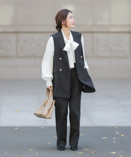 Bou Jeloud（ブージュルード）の「【はあちゅう*Bou Jeloud】テーラーカラーベスト（ベスト・レディース・ネイビー/グレイッシュベージュ/ブラック・38）」の19枚目の写真