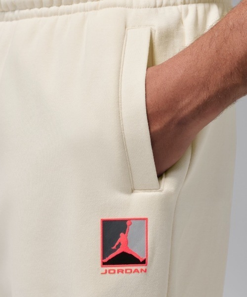 JORDAN BRAND(ジョーダンブランド)の「ジョーダン JORDAN ジョーダン BRK GFX パンツ(その他パンツ・メンズ・アイボリー・S/M/L/XL/2XL/3XL)」の4枚目の写真