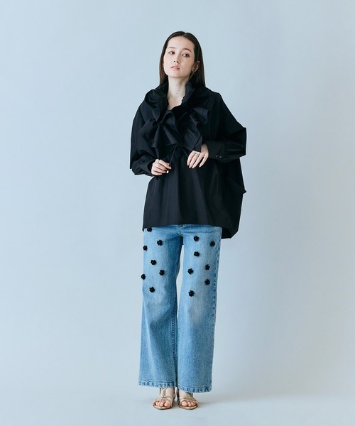 Audie a Muses(オーディアミューズ)の「ギャザーネックレス付きオーバーシルエットブラウス(シャツ/ブラウス・レディース・ブルー/ブラック/オフホワイト・FREE)」の20枚目の写真