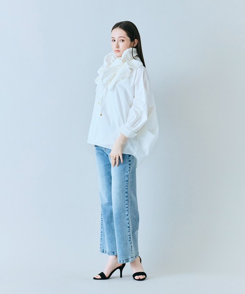 Audie a Muses(オーディアミューズ)の「ギャザーネックレス付きオーバーシルエットブラウス(シャツ/ブラウス・レディース・ブルー/ブラック/オフホワイト・FREE)」の10枚目の写真