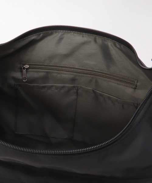 ikka(イッカ)の「【軽量】撥水10ポケットビッグショルダーバッグ(ショルダーバッグ・レディース・グレイッシュベージュ/オリーブ/ブラック・FREE)」の5枚目の写真