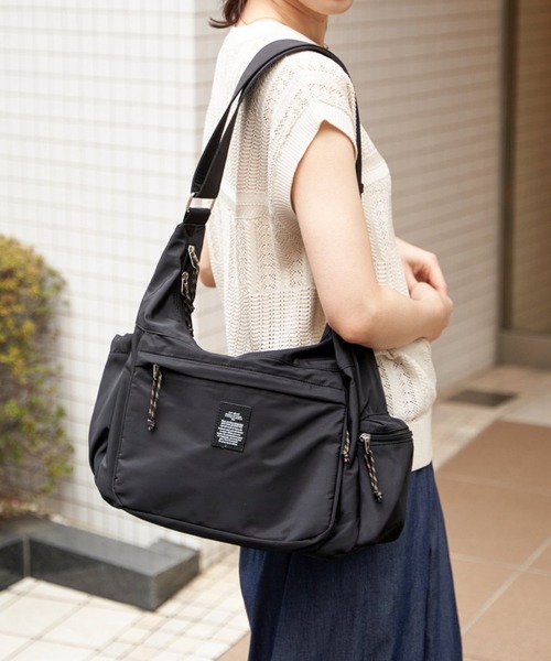 ikka(イッカ)の「【軽量】撥水10ポケットビッグショルダーバッグ(ショルダーバッグ・レディース・グレイッシュベージュ/オリーブ/ブラック・FREE)」の21枚目の写真
