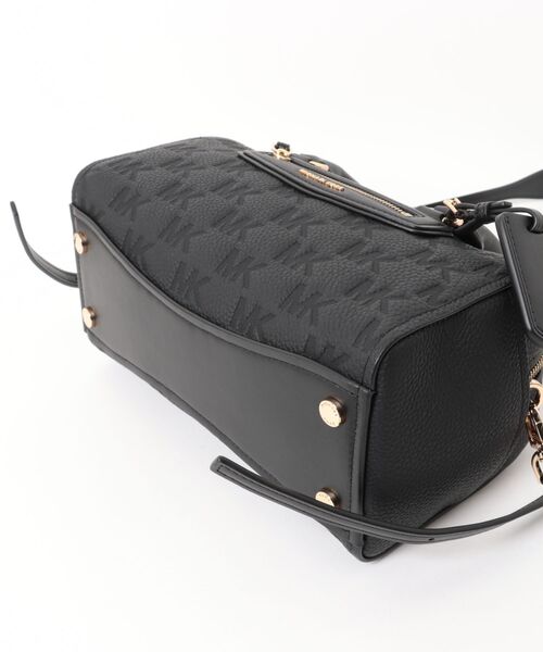 MICHAEL KORS(マイケルコース)の「JET SET TRAVEL ロゴエンボス レザー ダッフル クロスボディ エクストラスモール(ショルダーバッグ・レディース・ブラック・FREE)」の7枚目の写真