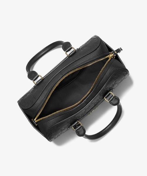 MICHAEL KORS(マイケルコース)の「JET SET TRAVEL ロゴエンボス レザー ダッフル クロスボディ エクストラスモール(ショルダーバッグ・レディース・ブラック・FREE)」の3枚目の写真
