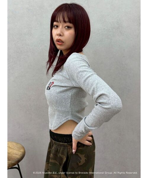 EVRIS（エヴリス）の「【ザ・ローリング・ストーンズ】ヘンリーネックトップス（Tシャツ/カットソー・レディース・グレー/ブラック/ホワイト・FREE）」の5枚目の写真