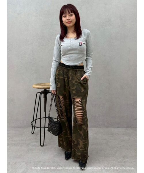 EVRIS（エヴリス）の「【ザ・ローリング・ストーンズ】ヘンリーネックトップス（Tシャツ/カットソー・レディース・グレー/ブラック/ホワイト・FREE）」の9枚目の写真