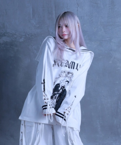 Amilige(アミリージュ)の「Black Mirror Kittyセーラートップス(Tシャツ/カットソー・レディース・ブラック/ホワイト・FREE)」の1枚目の写真