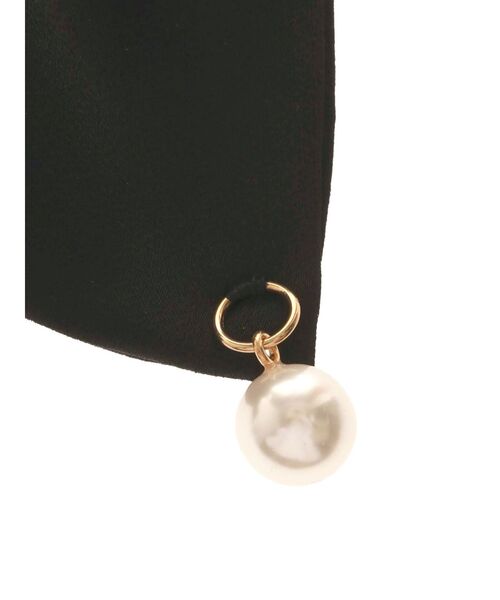 dazzlin(ダズリン)の「サテンパールスクエアシュシュ(シュシュ・レディース・アイボリー/ブラック/ピンク・FREE)」の10枚目の写真