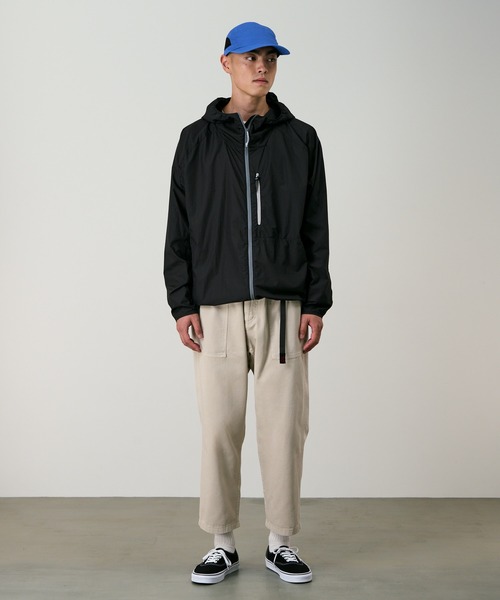 Gramicci（グラミチ）の「FLYWEIGHT HOODED JACKET｜フライウェイトフーデッドジャケット（ナイロンジャケット・メンズ・ブラック/カモフラージュ・S/M/L/XL/XXL）」の3枚目の写真