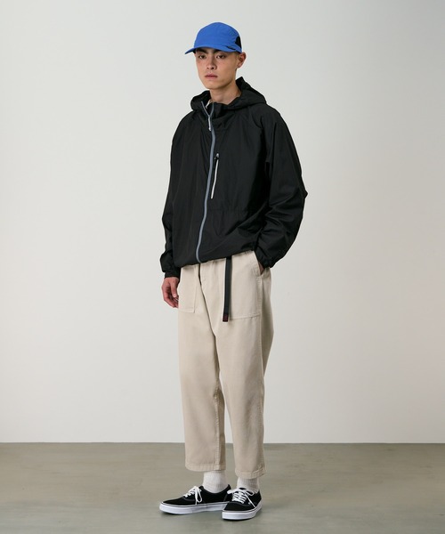 Gramicci（グラミチ）の「FLYWEIGHT HOODED JACKET｜フライウェイトフーデッドジャケット（ナイロンジャケット・メンズ・ブラック/カモフラージュ・S/M/L/XL/XXL）」の4枚目の写真