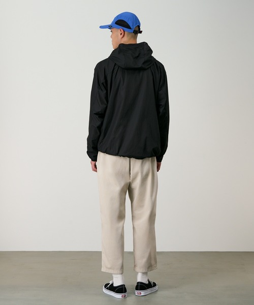 Gramicci（グラミチ）の「FLYWEIGHT HOODED JACKET｜フライウェイトフーデッドジャケット（ナイロンジャケット・メンズ・ブラック/カモフラージュ・S/M/L/XL/XXL）」の5枚目の写真