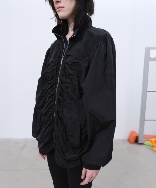 LCDC TM(エルシーディーシーティーエム)の「SHIRRING ZIP-UP JACKET (BLACK)(ナイロンジャケット・レディース・その他・OS)」の4枚目の写真