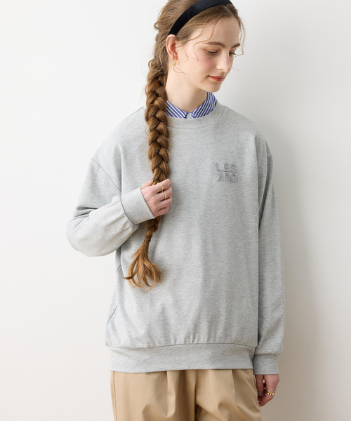 LE SOUK HOLIDAY(ルスークホリデー)の「ロゴ刺しゅうラメダンボールプルオーバー(Tシャツ/カットソー・レディース・ライトグレー・M/L)」の4枚目の写真
