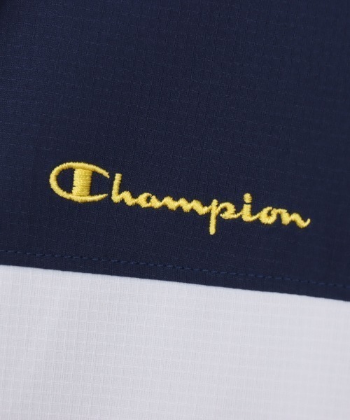 Champion（チャンピオン）の「チャンピオン  ZIP HOODED JACKET（ナイロンジャケット・レディース・ベージュ/ネイビー・M/L）」の12枚目の写真