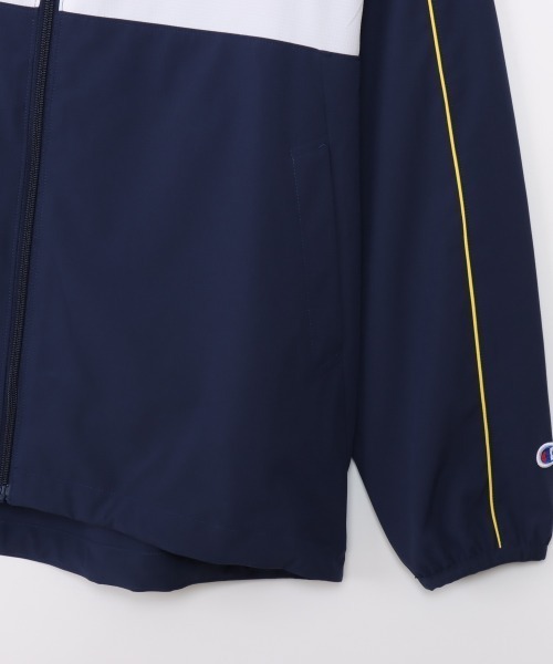 Champion（チャンピオン）の「チャンピオン  ZIP HOODED JACKET（ナイロンジャケット・レディース・ベージュ/ネイビー・M/L）」の10枚目の写真