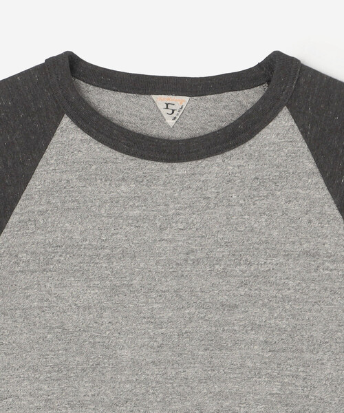 FilMelange（フィルメランジェ）の「FilMelange |〈別注〉ベースボール 長袖Tシャツ MEN（Tシャツ/カットソー・メンズ・グレー系その他2/グレー系その他/ホワイト系その他・5/4）」の6枚目の写真