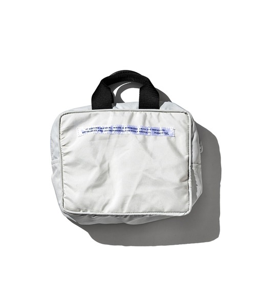 PUEBCO（プエブコ）の「SNOW JACKET CONVERTED TO HANDBAG（ハンドバッグ・メンズ・ホワイト系その他・ONE SIZE）」の3枚目の写真