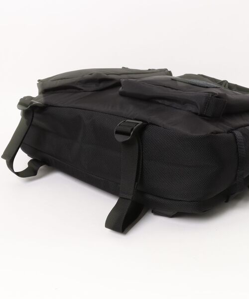 TOPO DESIGNS(トポデザインズ)の「多機能3WAY【TOPO DESIGNS】GLOBAL BRIEFCASE(ショルダーバッグ・レディース・ブラック・ONE SIZE)」の4枚目の写真