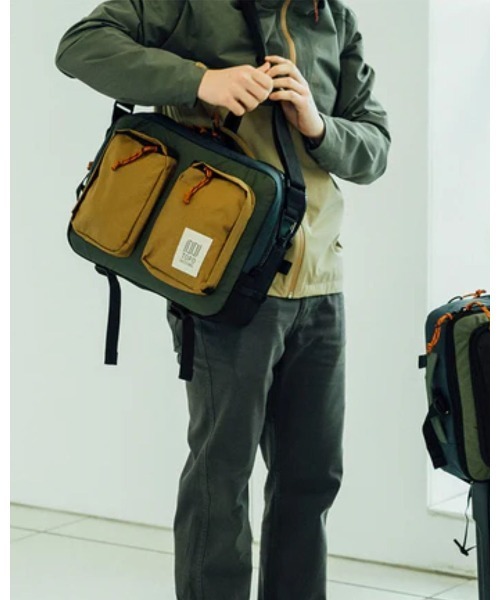 TOPO DESIGNS(トポデザインズ)の「多機能3WAY【TOPO DESIGNS】GLOBAL BRIEFCASE(ショルダーバッグ・レディース・ブラック・ONE SIZE)」の9枚目の写真