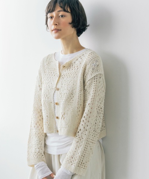 studio CLIP（スタディオクリップ）の「《natural by clip》ダブルフロントクロシェ風ニットカーディガン（カーディガン/ボレロ・レディース・アイボリー/ブラック・FREE）」の2枚目の写真