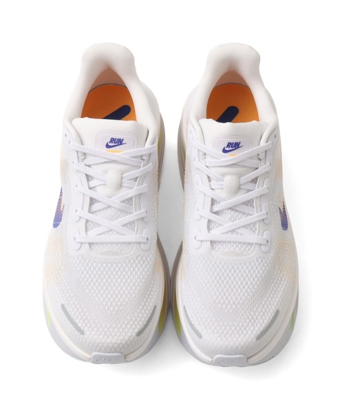 NIKE(ナイキ)の「NIKE ZOOM VOMERO PREMIUM / ナイキ ズーム ボメロ プレミアム 【SP】(スニーカー・メンズ・ホワイト・28.5cm/28.0cm/27.5cm/27.0cm/26.5cm/26.0cm/25.5cm/30.0cm/29.0cm)」の2枚目の写真