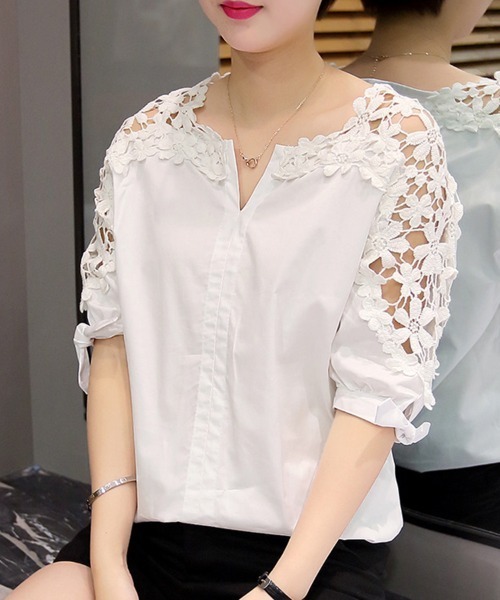 mielu(ミエル)の「透かしレースショルダーブラウス(シャツ/ブラウス・レディース・ホワイト・MEDIUM/LARGE)」の1枚目の写真