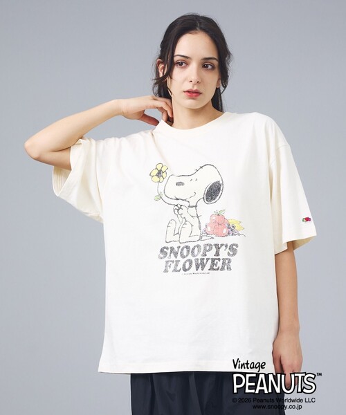 FRUIT OF THE LOOM(フルーツオブザルーム)の「【FRUIT OF THE LOOM / フルーツオブザルーム】スヌーピー ピーナッツ コラボ 半袖Tシャツ / ユニセックス(Tシャツ/カットソー・メンズ・ピンク/サックスブルー/アイボリー/パープル・L/M)」の2枚目の写真
