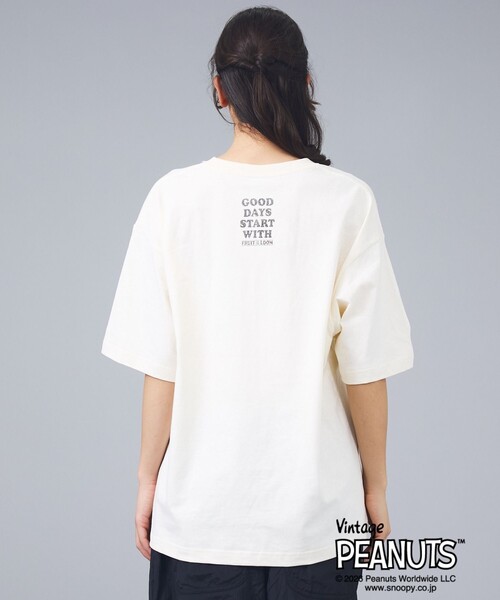 FRUIT OF THE LOOM(フルーツオブザルーム)の「【FRUIT OF THE LOOM / フルーツオブザルーム】スヌーピー ピーナッツ コラボ 半袖Tシャツ / ユニセックス(Tシャツ/カットソー・メンズ・ピンク/サックスブルー/アイボリー/パープル・L/M)」の7枚目の写真