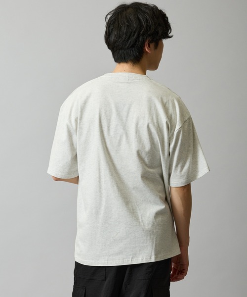 En serio TOKYO(エンソリオトーキョー)の「【SIDEWAYSTANCE】ウェーブカレッジロゴ半袖Tシャツ 70705(Tシャツ/カットソー・メンズ・ブラック/ホワイト/アッシュ・SMALL/MEDIUM/LARGE/X-LARGE)」の4枚目の写真