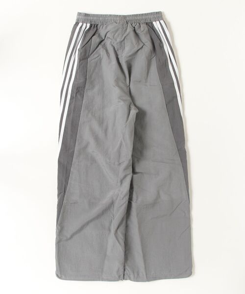 adidas（アディダス）の「ADILENIUM シーズン 5 トラックパンツ