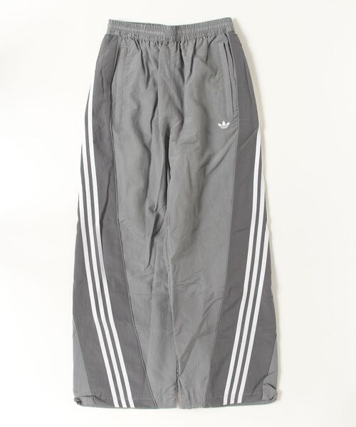 adidas（アディダス）の「ADILENIUM シーズン 5 トラックパンツ