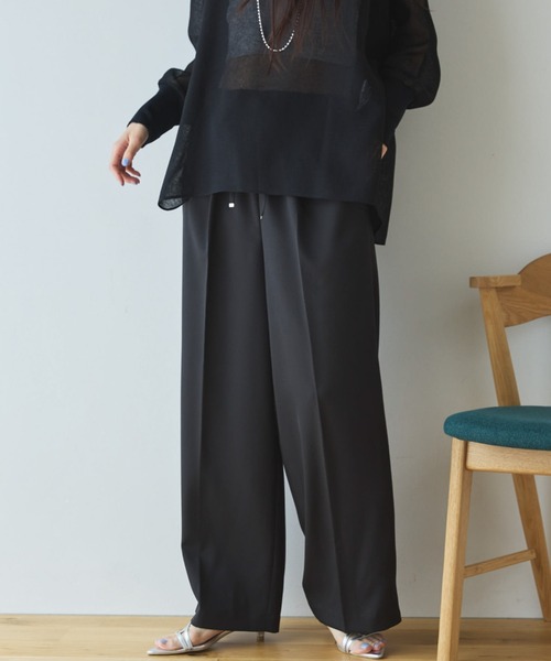 Doux archives(ドゥアルシーヴ)の「ウォッシャブルセンタープレスパンツ(スラックス・レディース・ベージュ/ブラック・SMALL/MEDIUM)」の1枚目の写真
