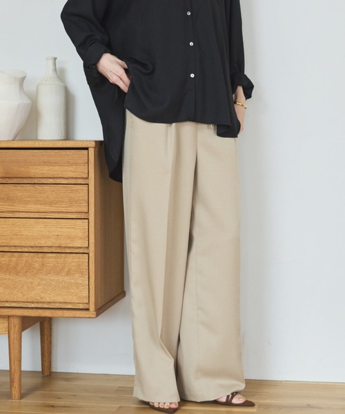 Doux archives(ドゥアルシーヴ)の「ウォッシャブルセンタープレスパンツ(スラックス・レディース・ベージュ/ブラック・SMALL/MEDIUM)」の12枚目の写真